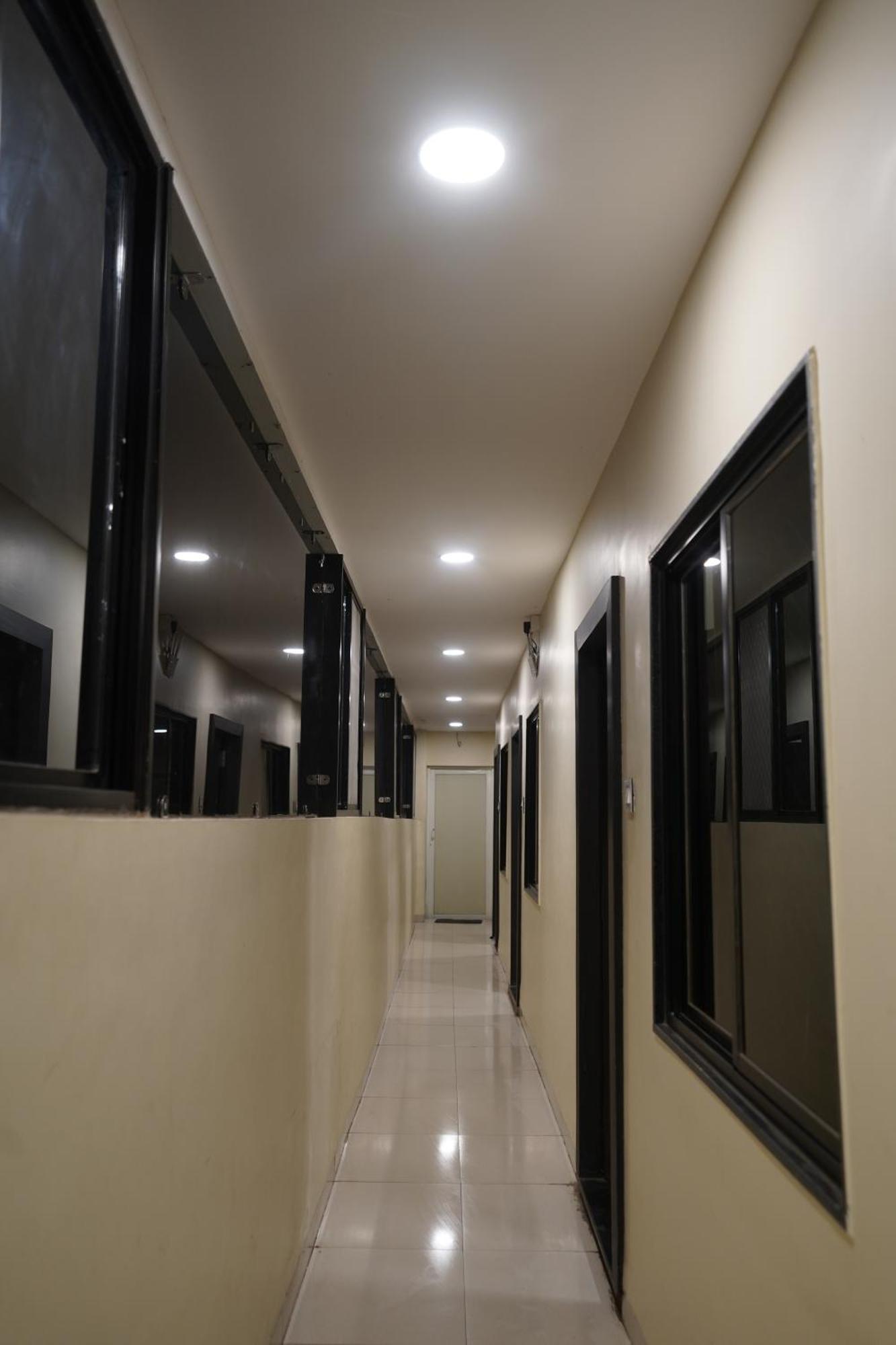 Hotel Dev Kripa Ujjain Exteriör bild